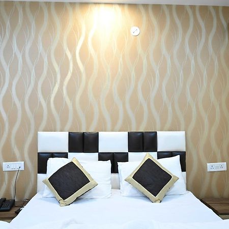 Super Hotel O Glance Inn Patna  Bagian luar foto