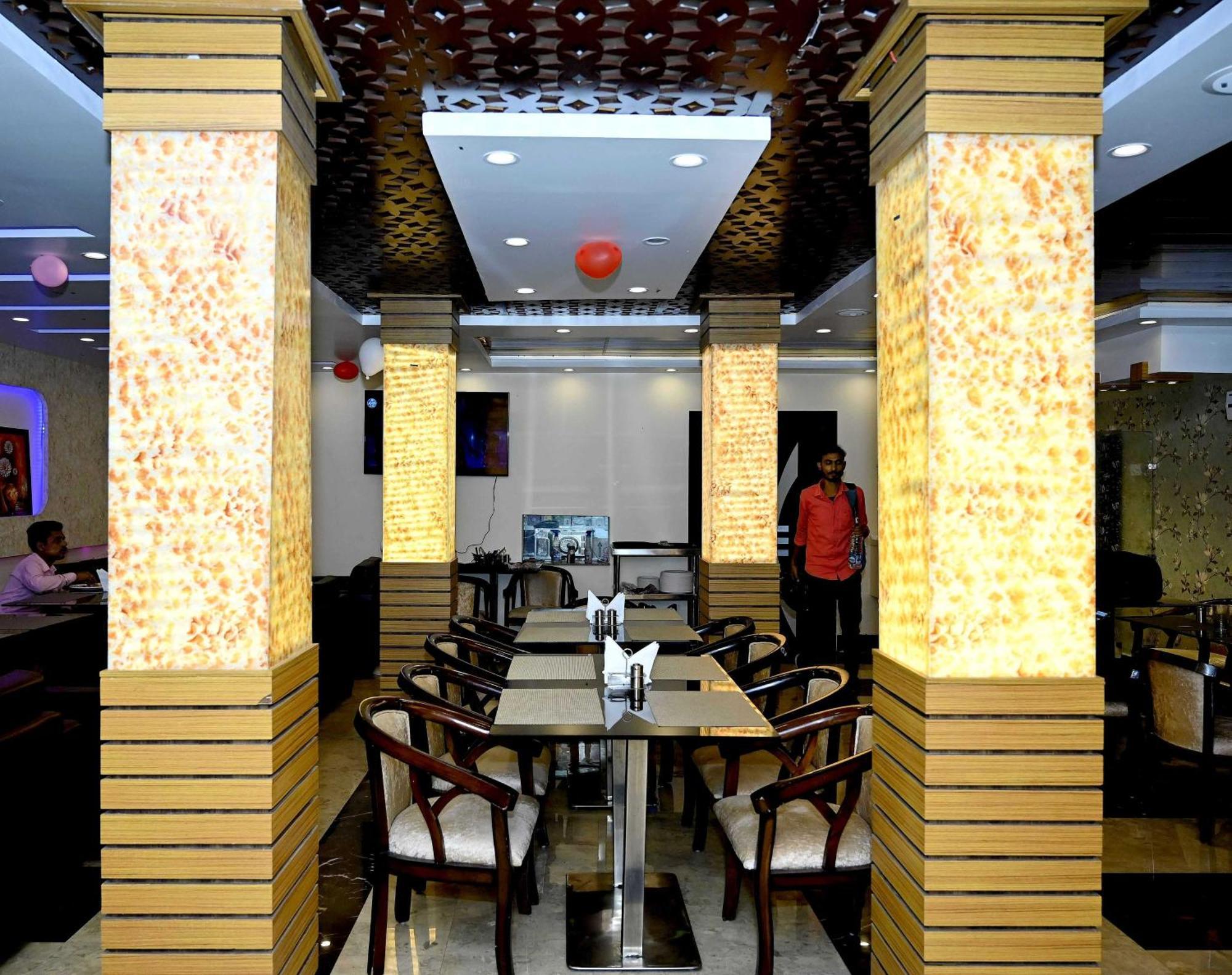 Super Hotel O Glance Inn Patna  Bagian luar foto