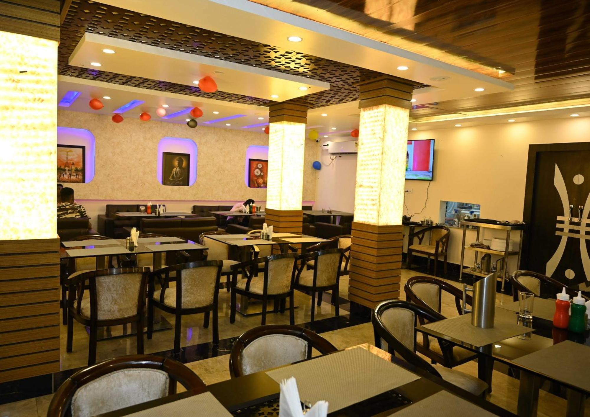 Super Hotel O Glance Inn Patna  Bagian luar foto